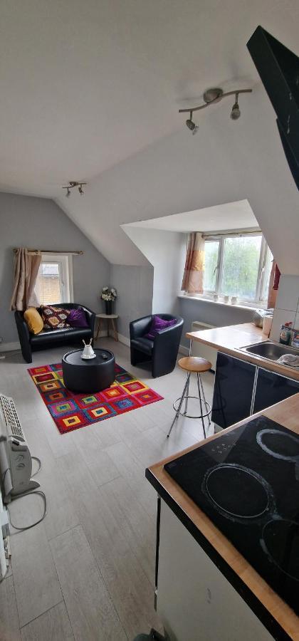 לונדון Cosy 2 Bedroom Flat - Sleeps 6 People - Close To Lewisham Dlr/Train Station מראה חיצוני תמונה