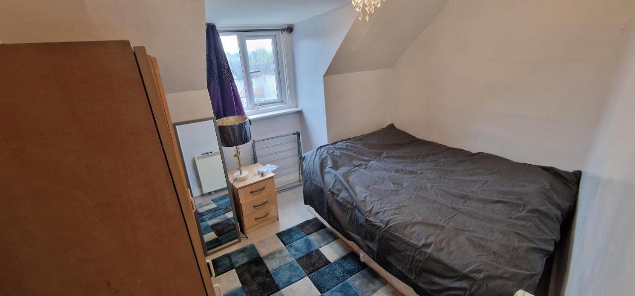 לונדון Cosy 2 Bedroom Flat - Sleeps 6 People - Close To Lewisham Dlr/Train Station מראה חיצוני תמונה
